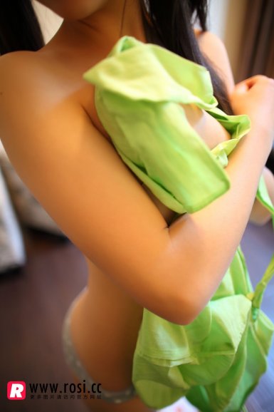 张芸京考取街头艺人证 10年前一首《偏爱》爆红-完美世界对战平台(图2) 完美世界电竞官网下载